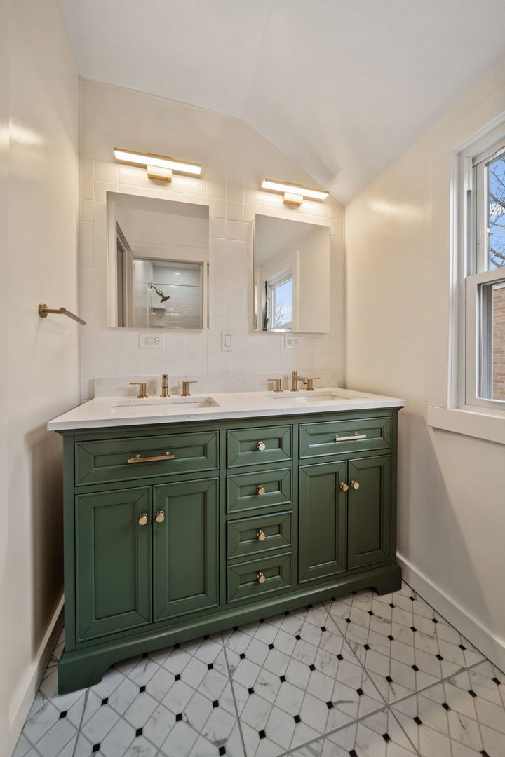 901 South Seminary Avenue Park Ridge, IL 60068 - Photo 21 of 42