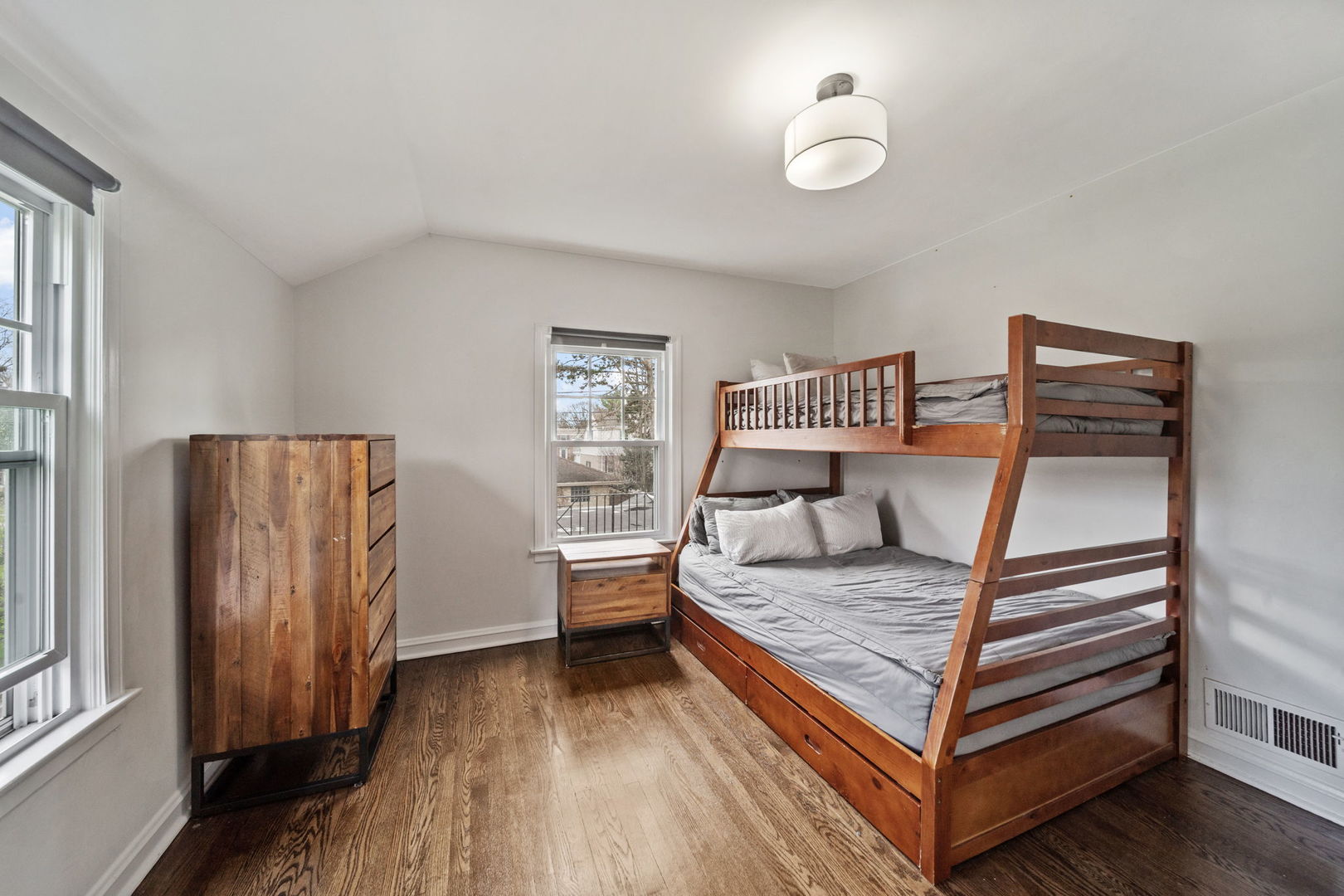 901 South Seminary Avenue Park Ridge, IL 60068 - Photo 26 of 42