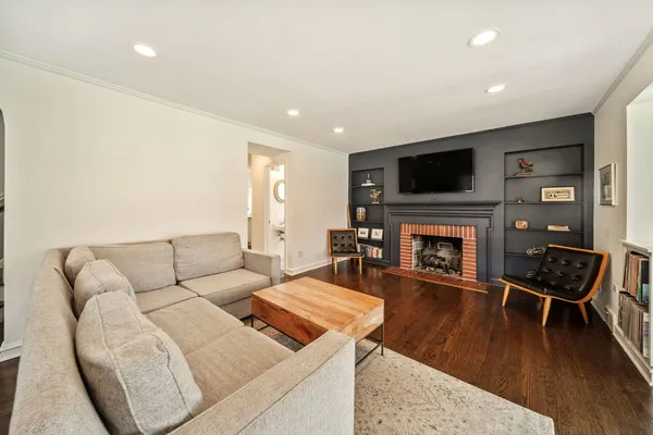 $749,900 | 901 South Seminary Avenue, Park Ridge, IL 60068