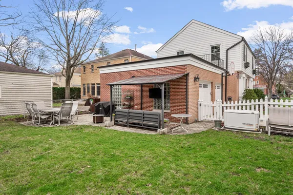 $749,900 | 901 South Seminary Avenue, Park Ridge, IL 60068