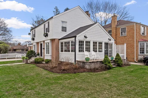 $749,900 | 901 South Seminary Avenue, Park Ridge, IL 60068