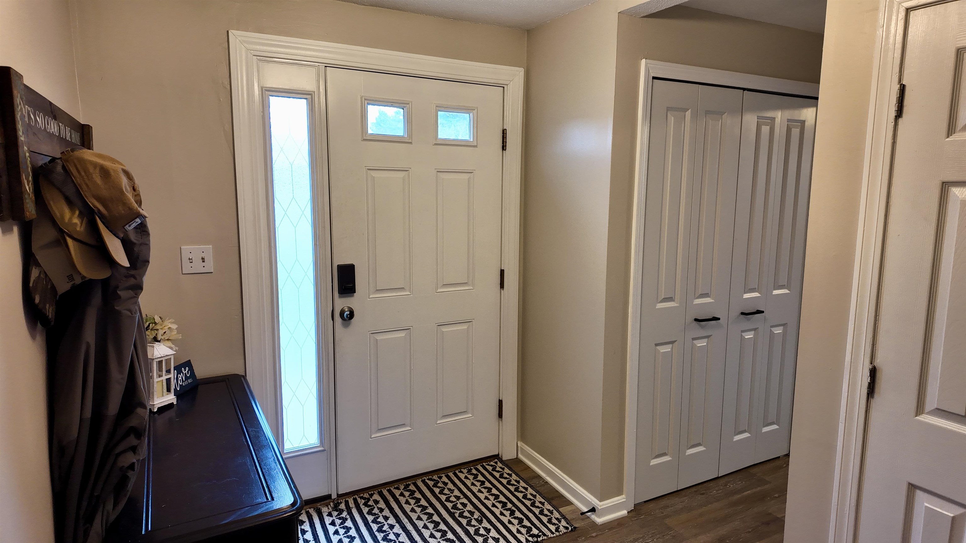 86 Pendleton Lane Londonderry, NH 03053 - Photo 2 of 26