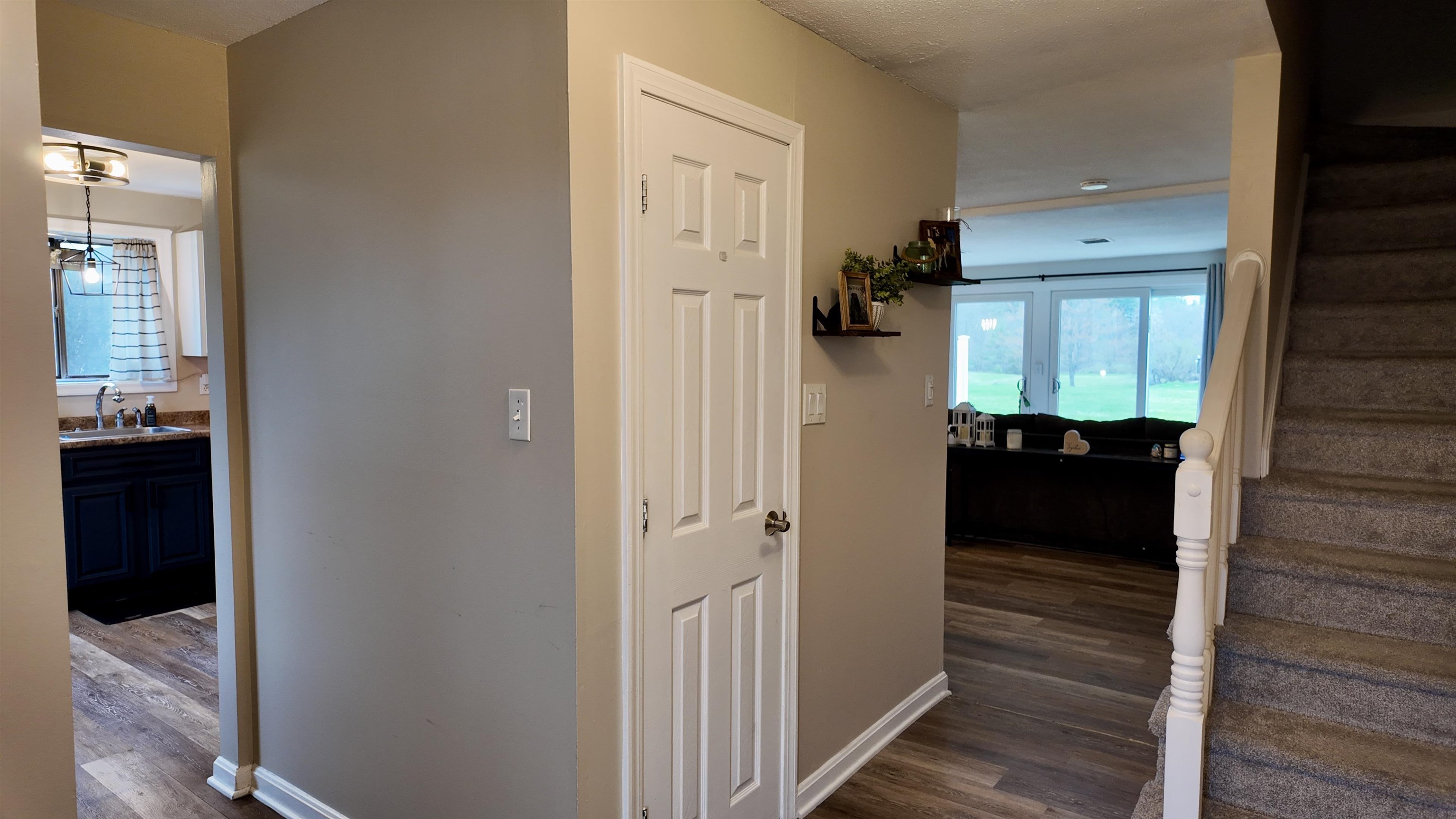 86 Pendleton Lane Londonderry, NH 03053 - Photo 3 of 26