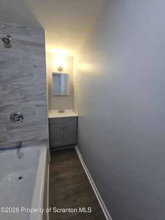 $1,250 | 853 Drinker Turnpike, Unit B, Moscow, PA 18444
