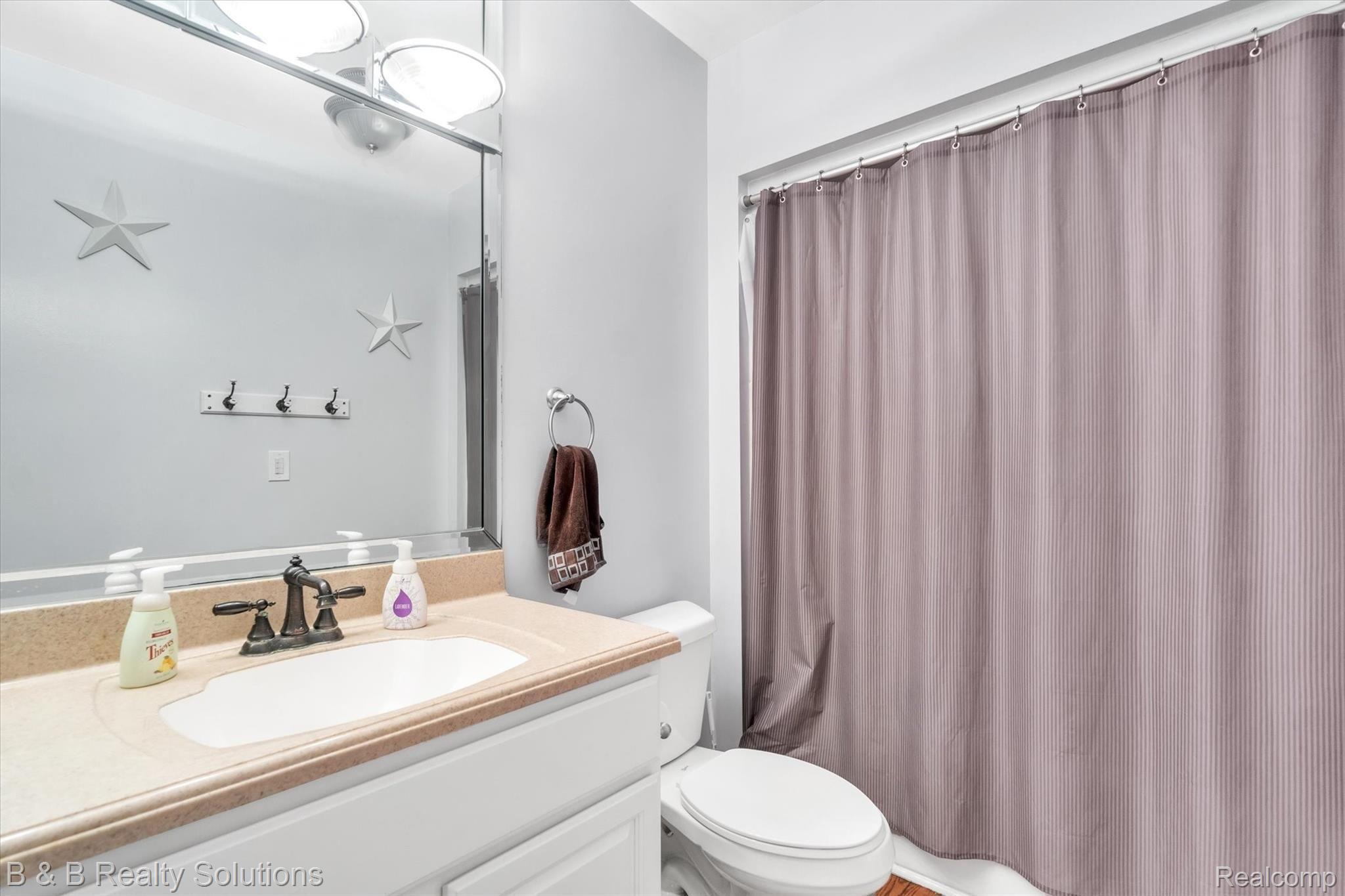 5034 North Gale Road Davison, MI 48423 - Photo 32 of 41 16-5034-N-Gale-Rd-WindowStill-Real-Estate-Photography-16.jpg