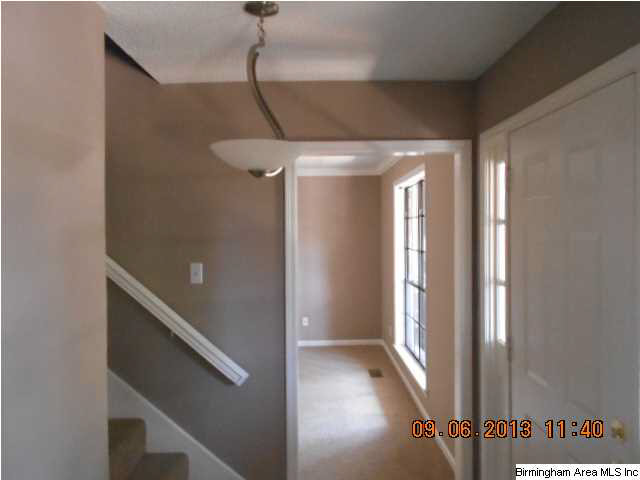 2020 Diane Lane Alabaster, AL 35007 - Photo 2 of 10