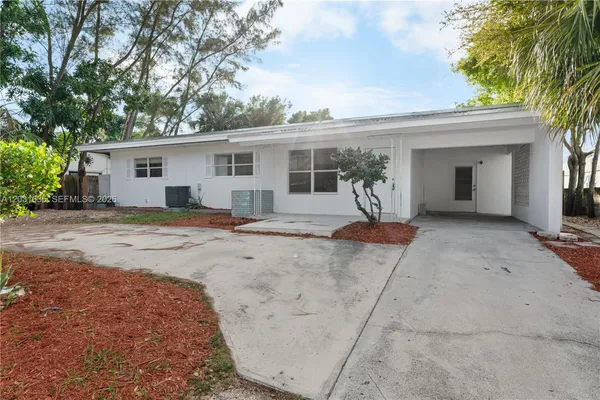 $4,250 | 3061 Northeast 4th Avenue, Wilton Manors, FL 33334