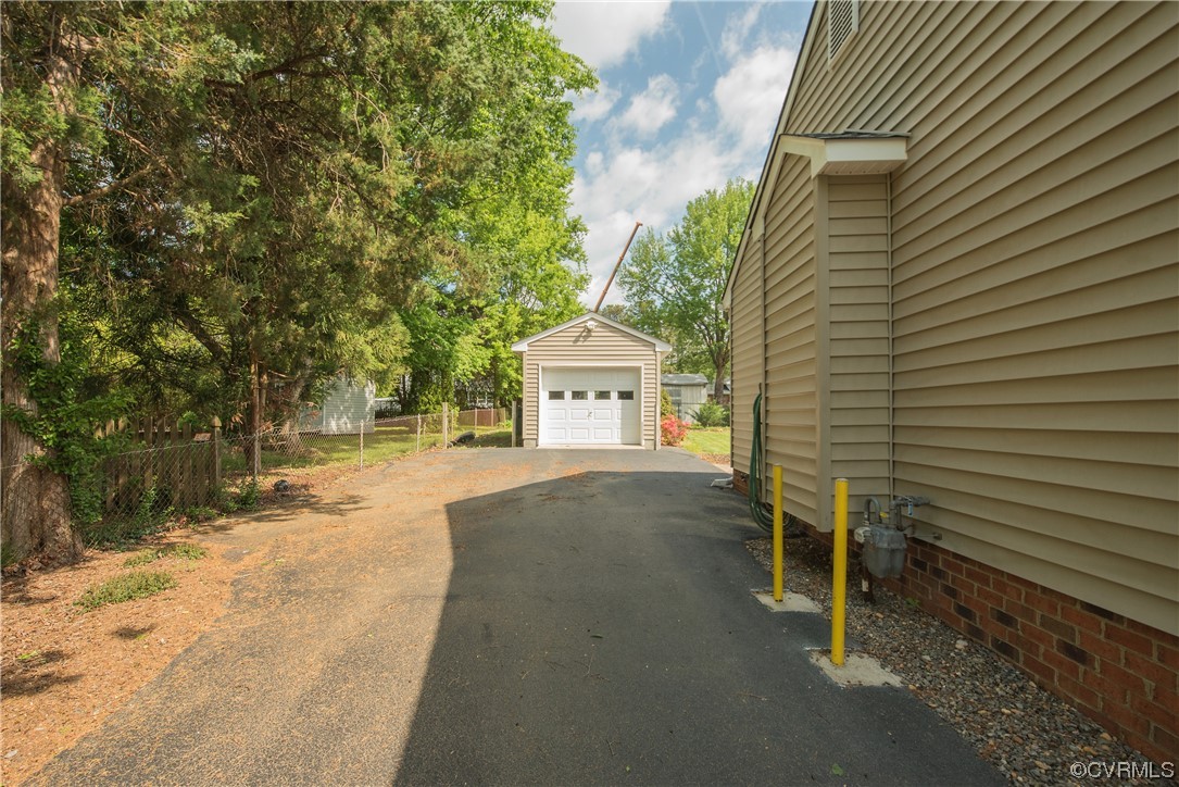7508 Donder Road Richmond, VA 23294 - Photo 32 of 38 a house with a outdoor space