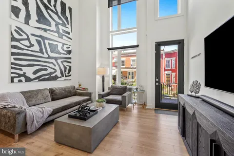 $1,095,000 | 558 Harvard Street Northwest, Unit B, Washington, DC 20059