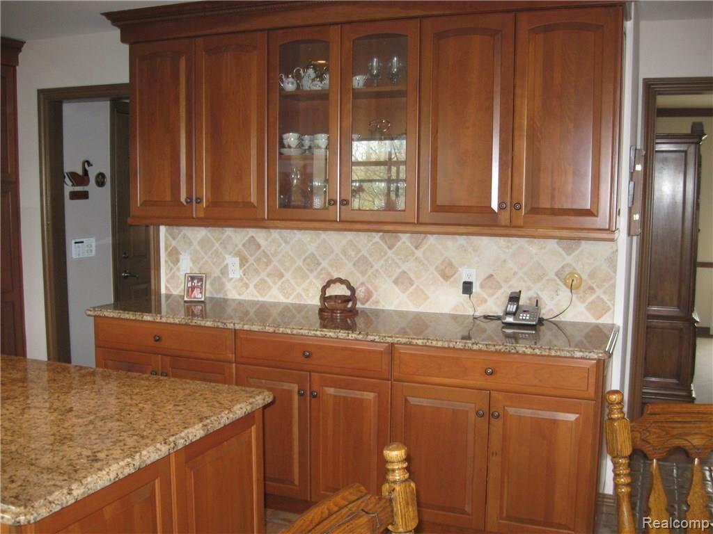 2437 Munster Road Rochester Hills, MI 48309 - Photo 39 of 47