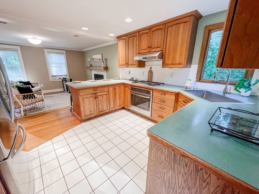 273 Meiggs Backus Road Sandwich, MA 02563 - Photo 6 of 30 Gallery Image 6