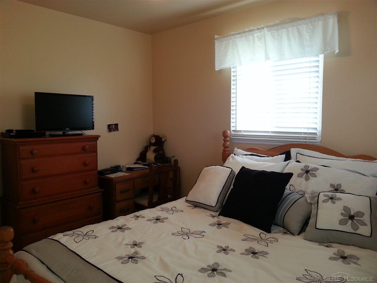 11140 Hill Road Memphis, MI 48041 - Photo 26 of 56 31243705-25.JPG