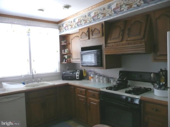 11757 Brandon Road Philadelphia, PA 19154 - Photo 6 of 14 Kitchen