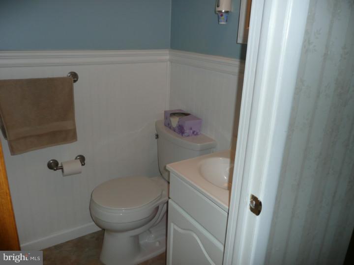 11757 Brandon Road Philadelphia, PA 19154 - Photo 7 of 14 Bathroom