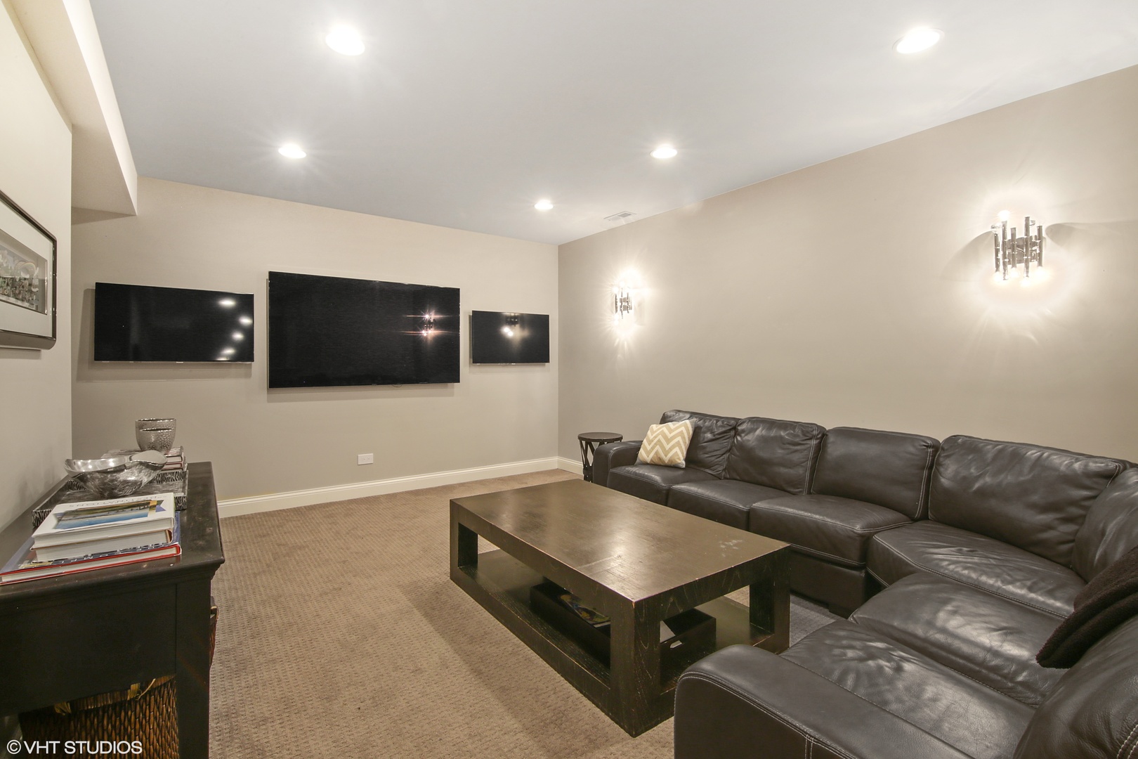 435 Ridge Road Highland Park, IL 60035 - Photo 23 of 30 a living room with furniture and a flat screen tv