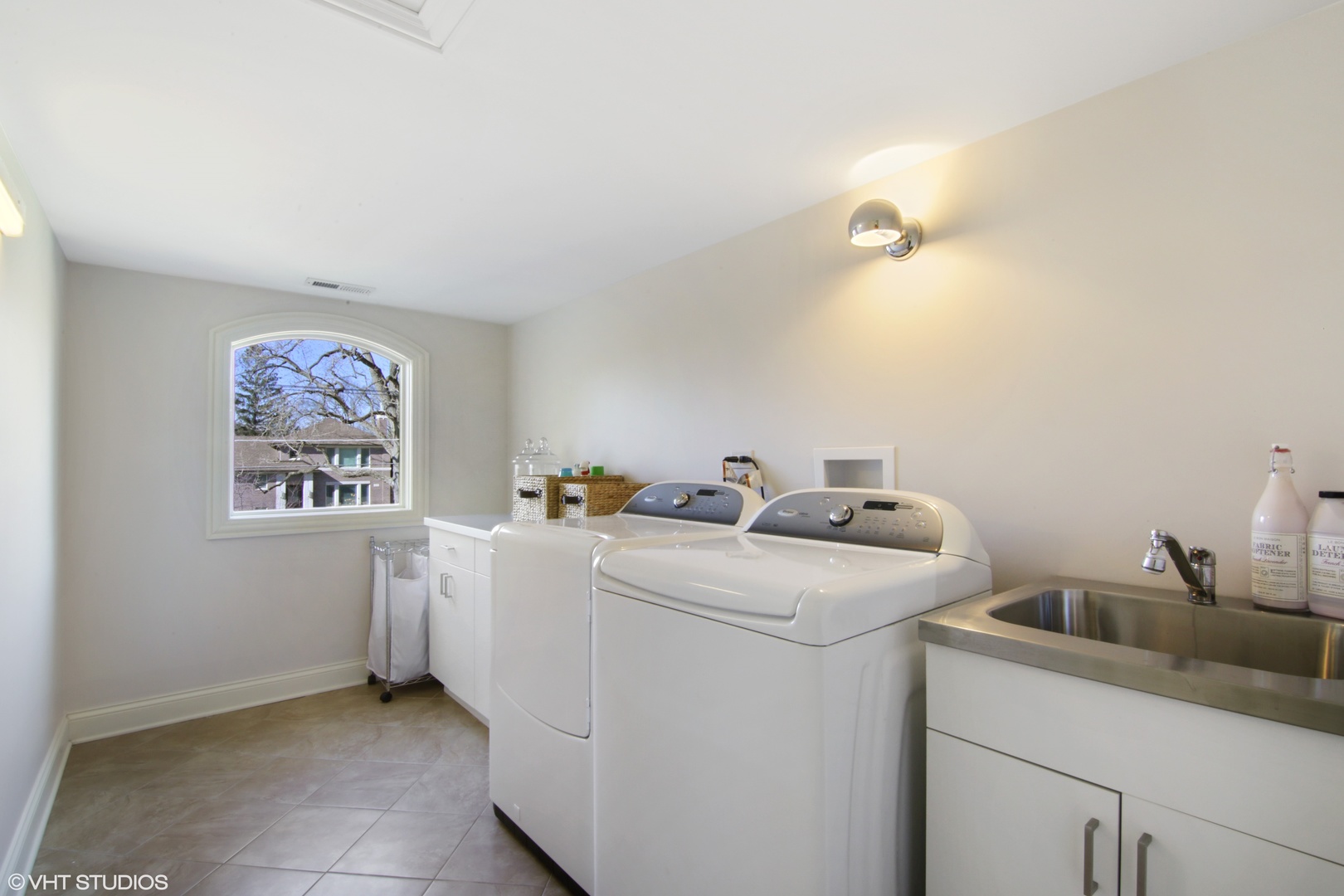 435 Ridge Road Highland Park, IL 60035 - Photo 27 of 30 a utility room with dryer and washer
