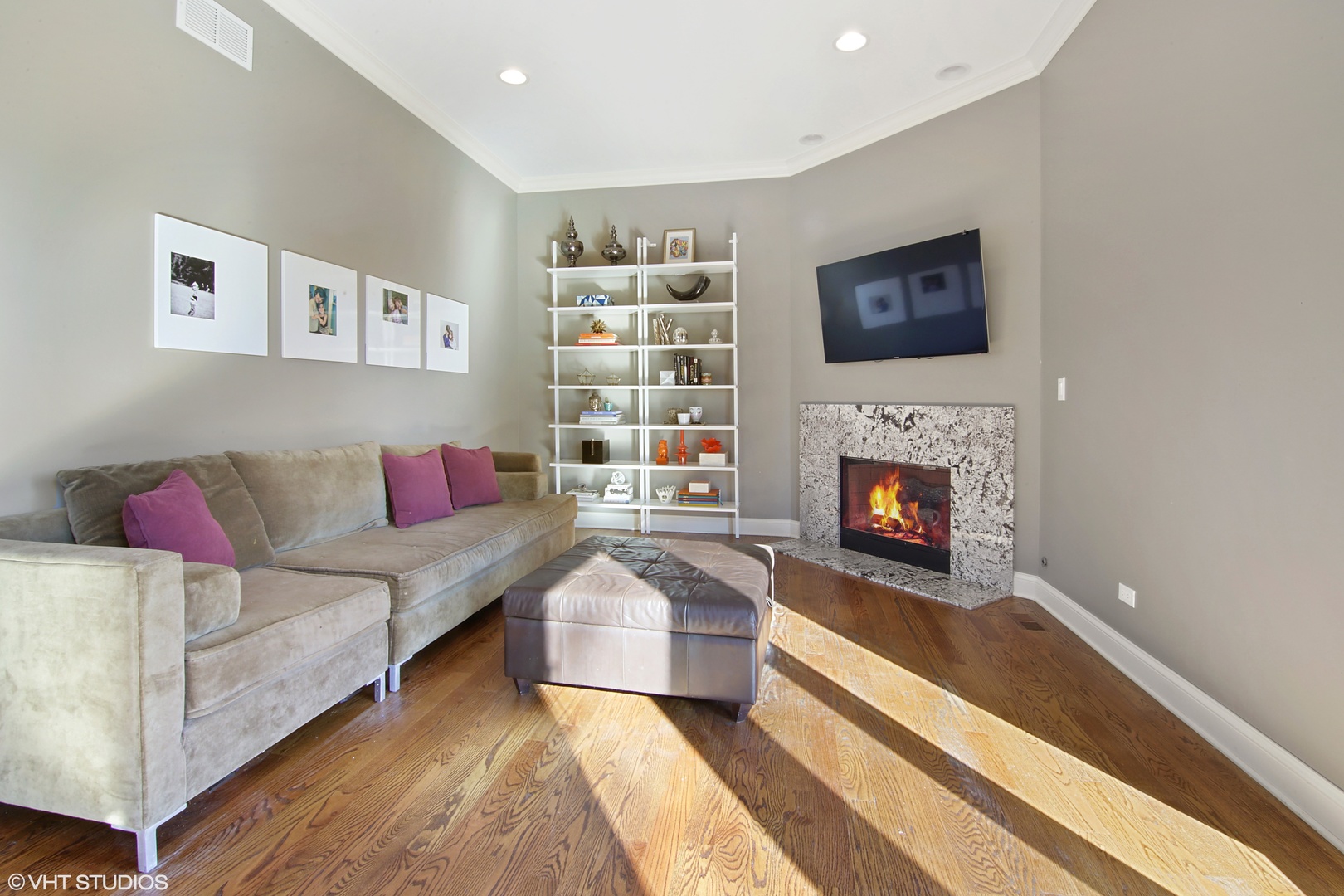 435 Ridge Road Highland Park, IL 60035 - Photo 10 of 30 a living room with furniture and a fireplace