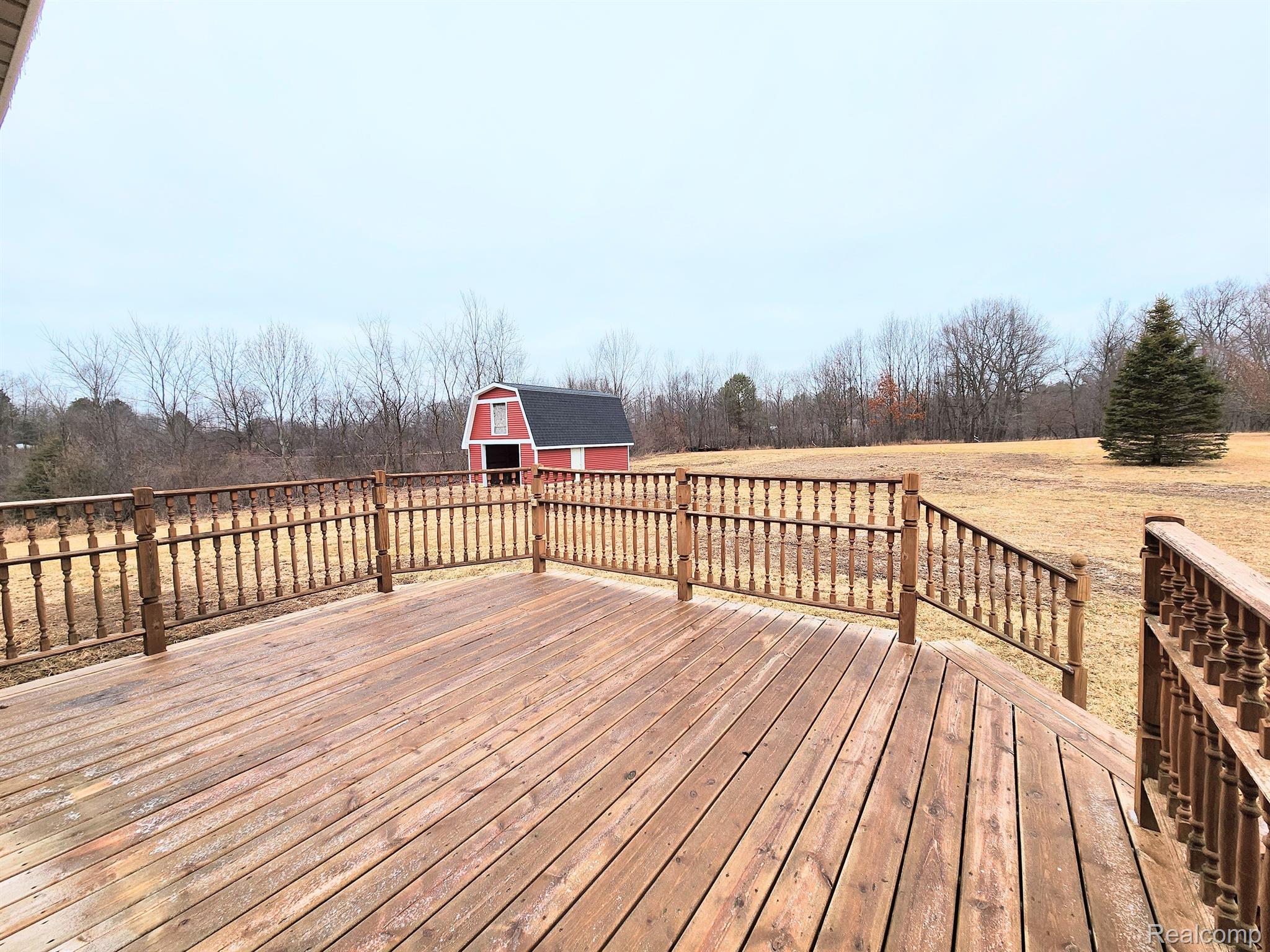 1331 Kurtz Road Holly, MI 48442 - Photo 33 of 33 Lark deck off back