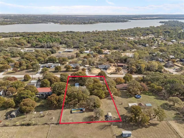 $285,000 | 353 Prairie Lane, Azle, TX 76020