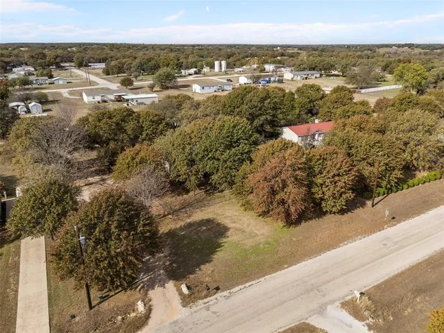 $285,000 | 353 Prairie Lane, Azle, TX 76020
