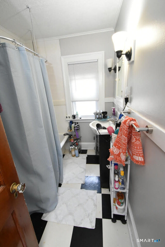 36 South St Extension Bristol, CT 06010 - Photo 5 of 32