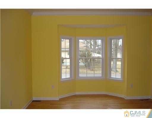 47 Spring Street Edison, NJ 08820 - Photo 7 of 8 Gallery Image 7