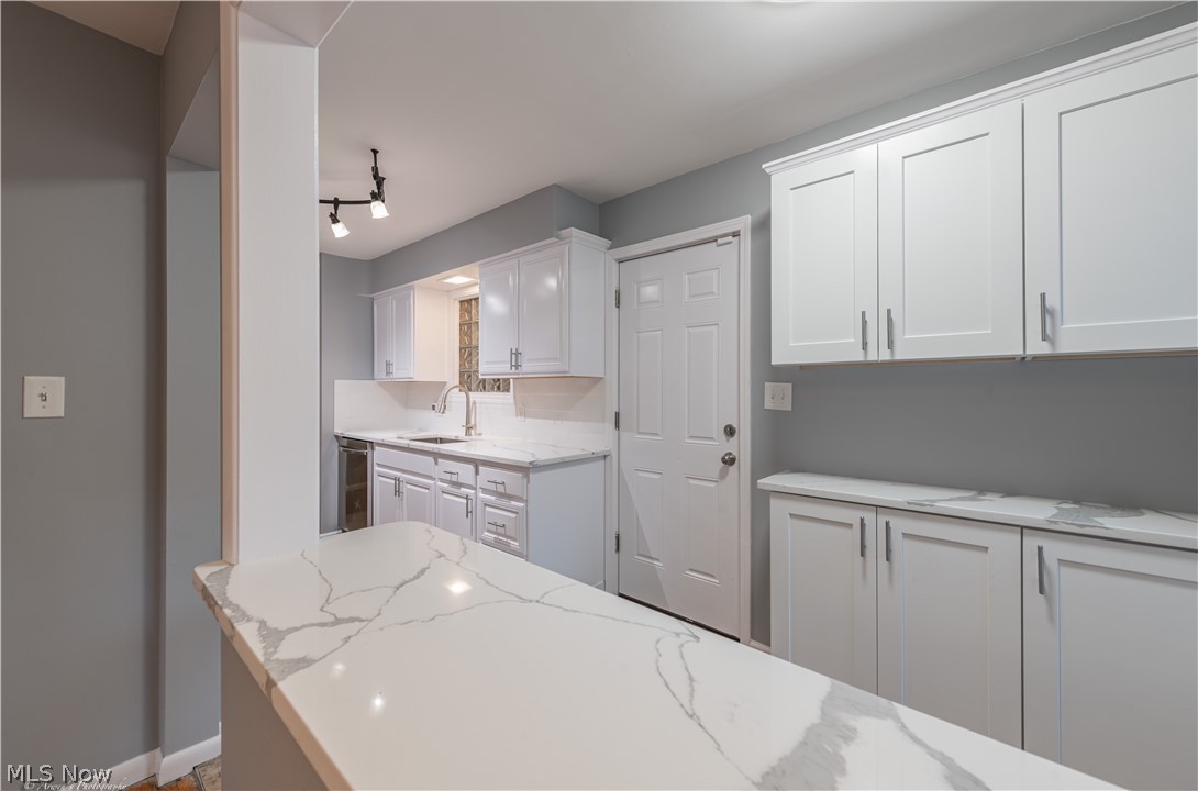 4816 South Sedgewick Road Cleveland, OH 44124 - Photo 7 of 33