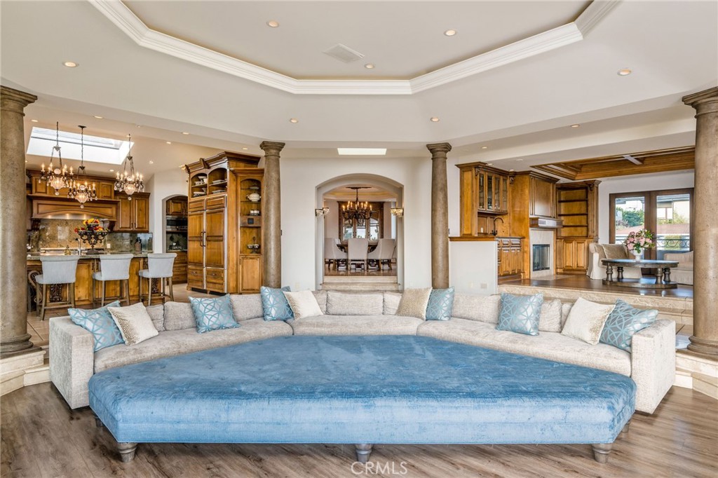 215 South Poinsettia Avenue Manhattan Beach, CA 90266 - Photo 13 of 64 a living room with furniture and wooden floor