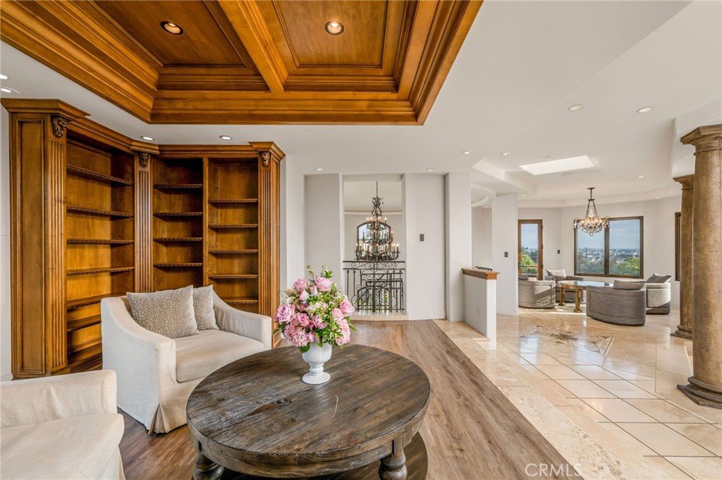 215 South Poinsettia Avenue Manhattan Beach, CA 90266 - Photo 18 of 64 a living room with furniture and wooden floor