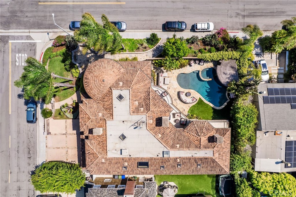 215 South Poinsettia Avenue Manhattan Beach, CA 90266 - Photo 63 of 64 an aerial view of residential house with outdoor space and swimming pool