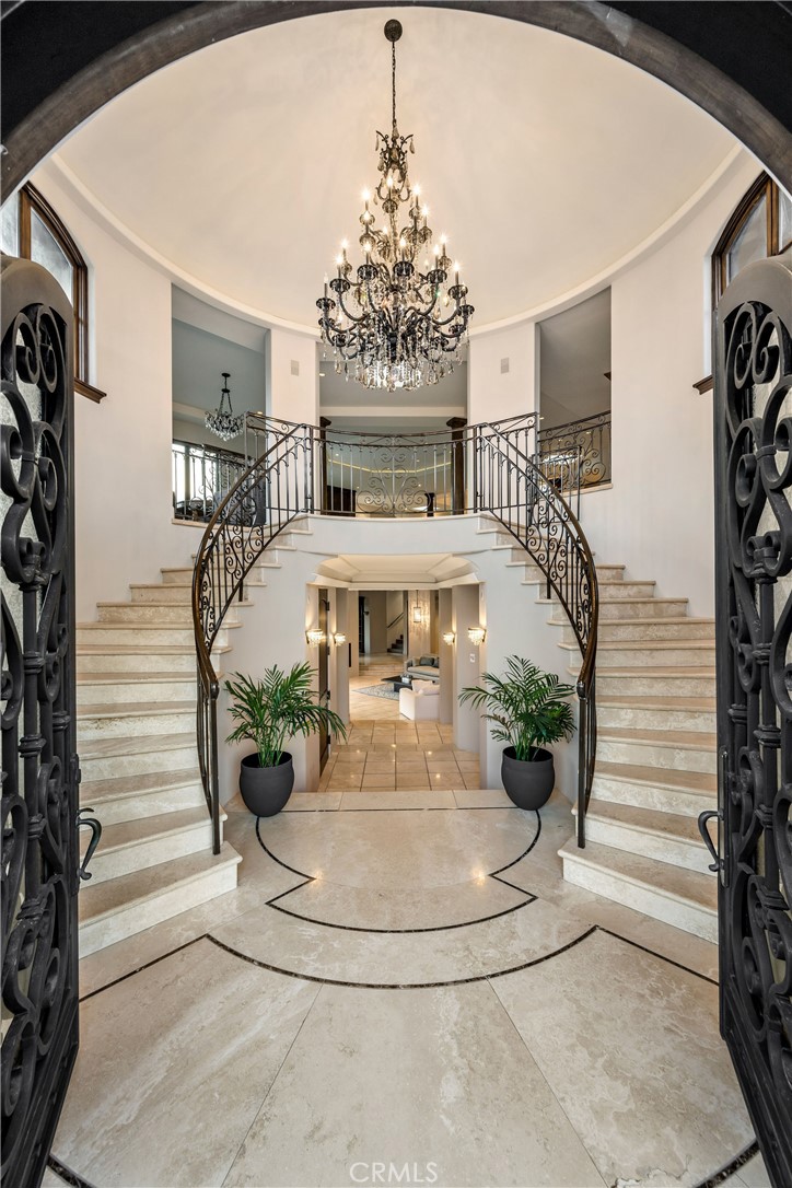 215 South Poinsettia Avenue Manhattan Beach, CA 90266 - Photo 9 of 64