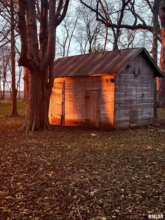 $730,000 | 9343 County Road 1 North, New Berlin, IL 62670