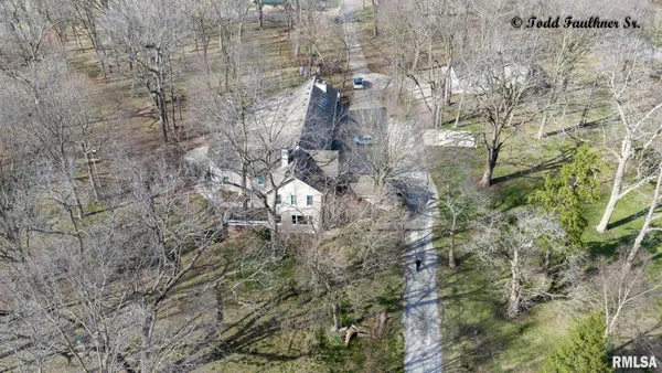$730,000 | 9343 County Road 1 North, New Berlin, IL 62670