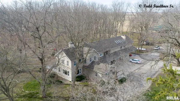 $730,000 | 9343 County Road 1 North, New Berlin, IL 62670