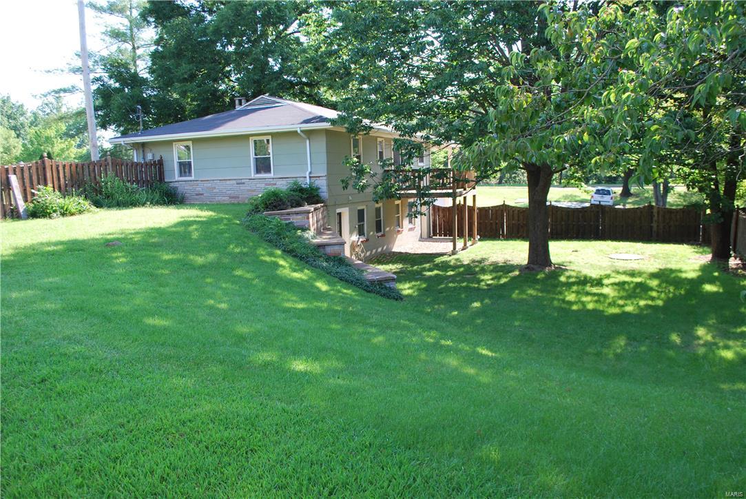 702 Rojean Drive Ballwin, MO 63021 - Photo 2 of 22