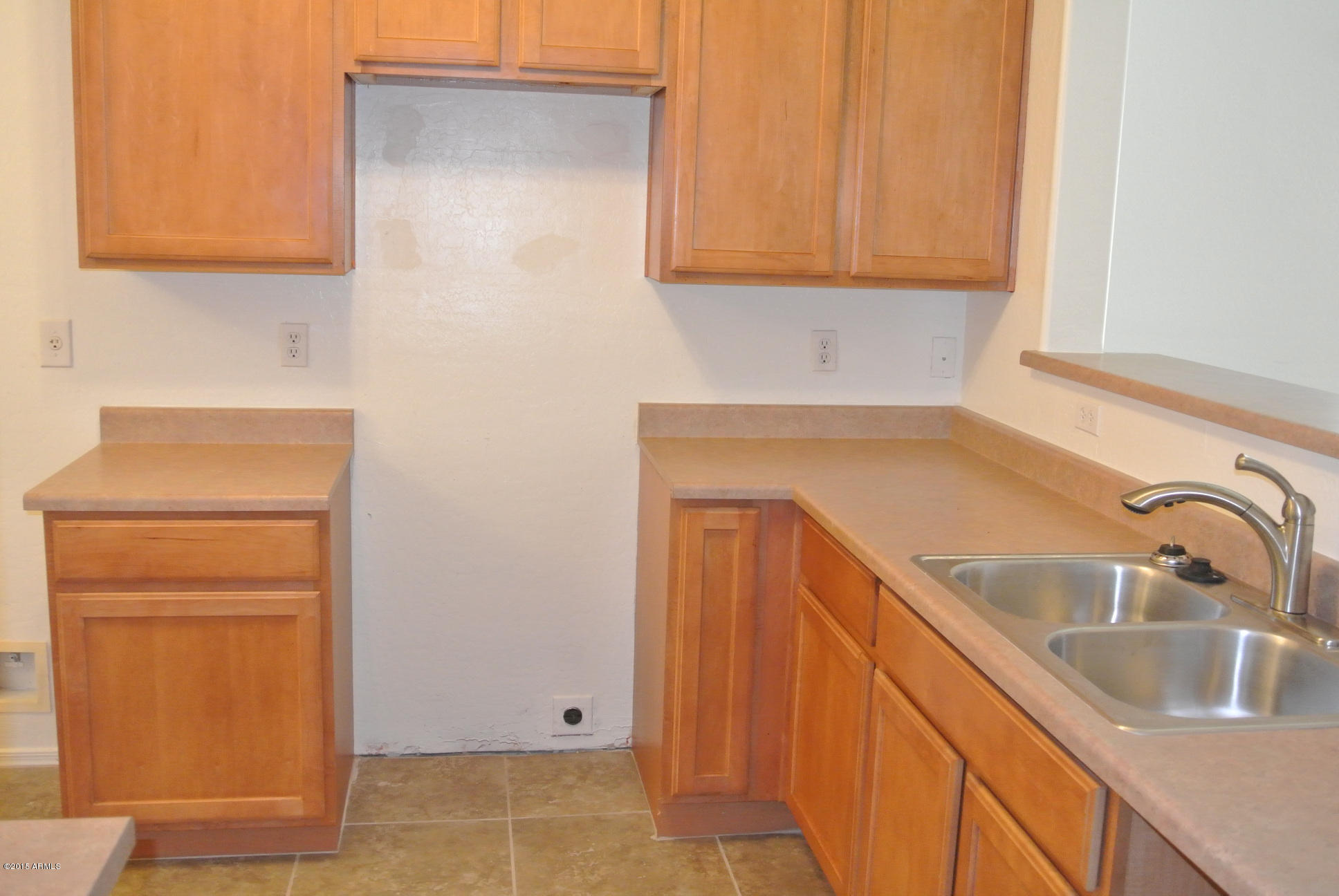 1115 West Vineyard Road Phoenix, AZ 85041 - Photo 9 of 43 NHS House 017