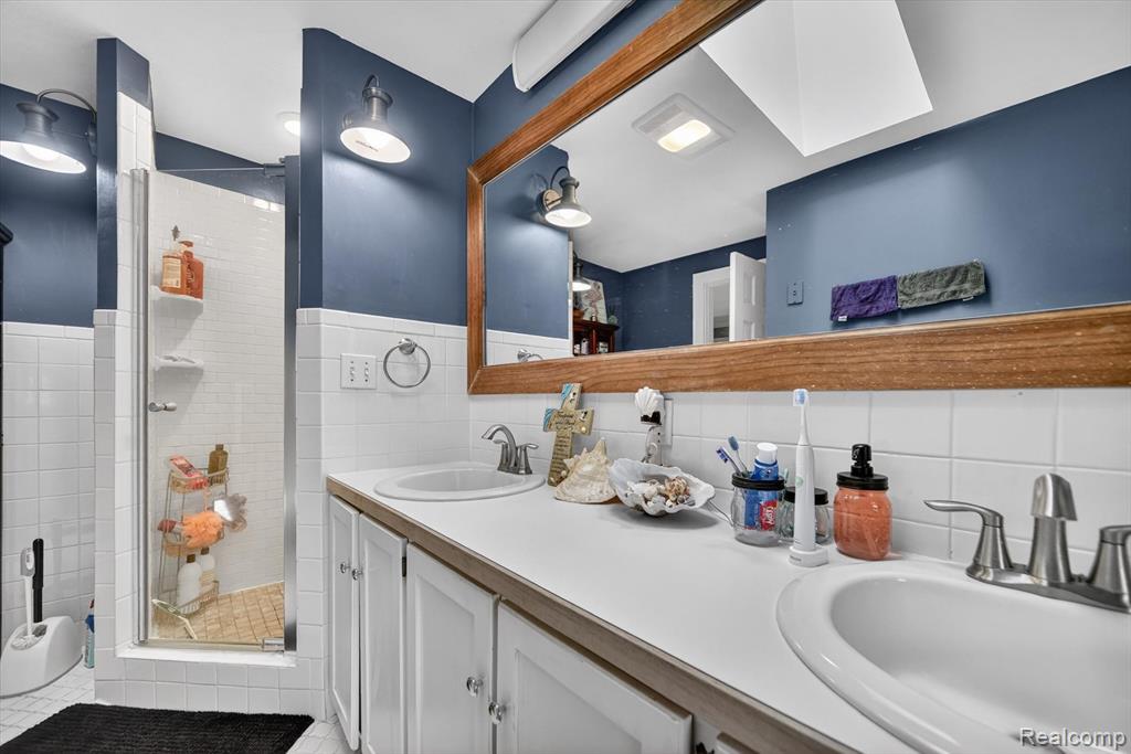 1404 Harvard Road East Lansing, MI 48823 - Photo 33 of 45