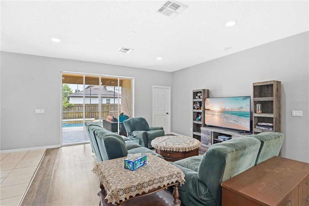 860 Hart Avenue Altamonte Springs, FL 32701 - Photo 8 of 35