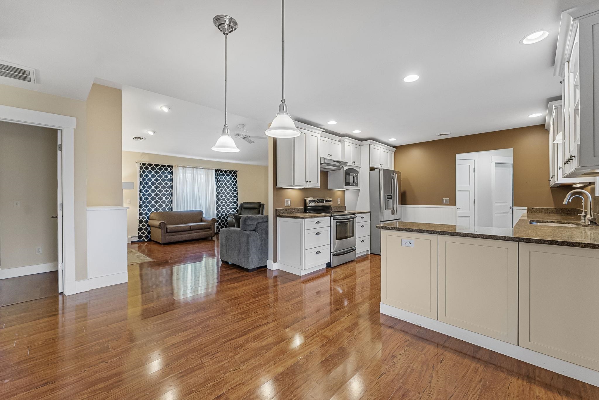 4220 Summerhill Road Traverse City, MI 49684 - Photo 18 of 40 1940970-a467327f-9742-448c-bbdc-6f0d01fa11cf.JPG