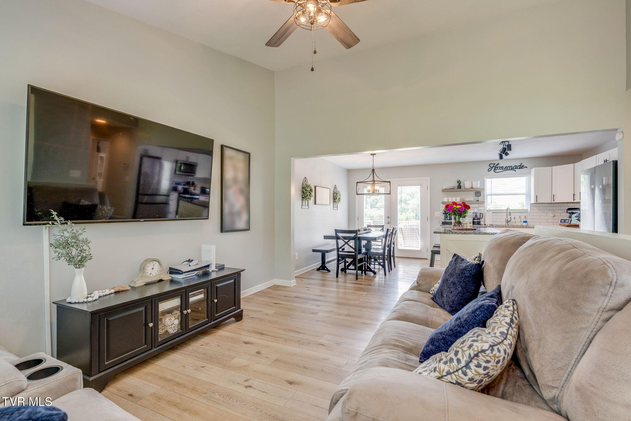 220 Old Siam Road Elizabethton, TN 37643 - Photo 7 of 41 007