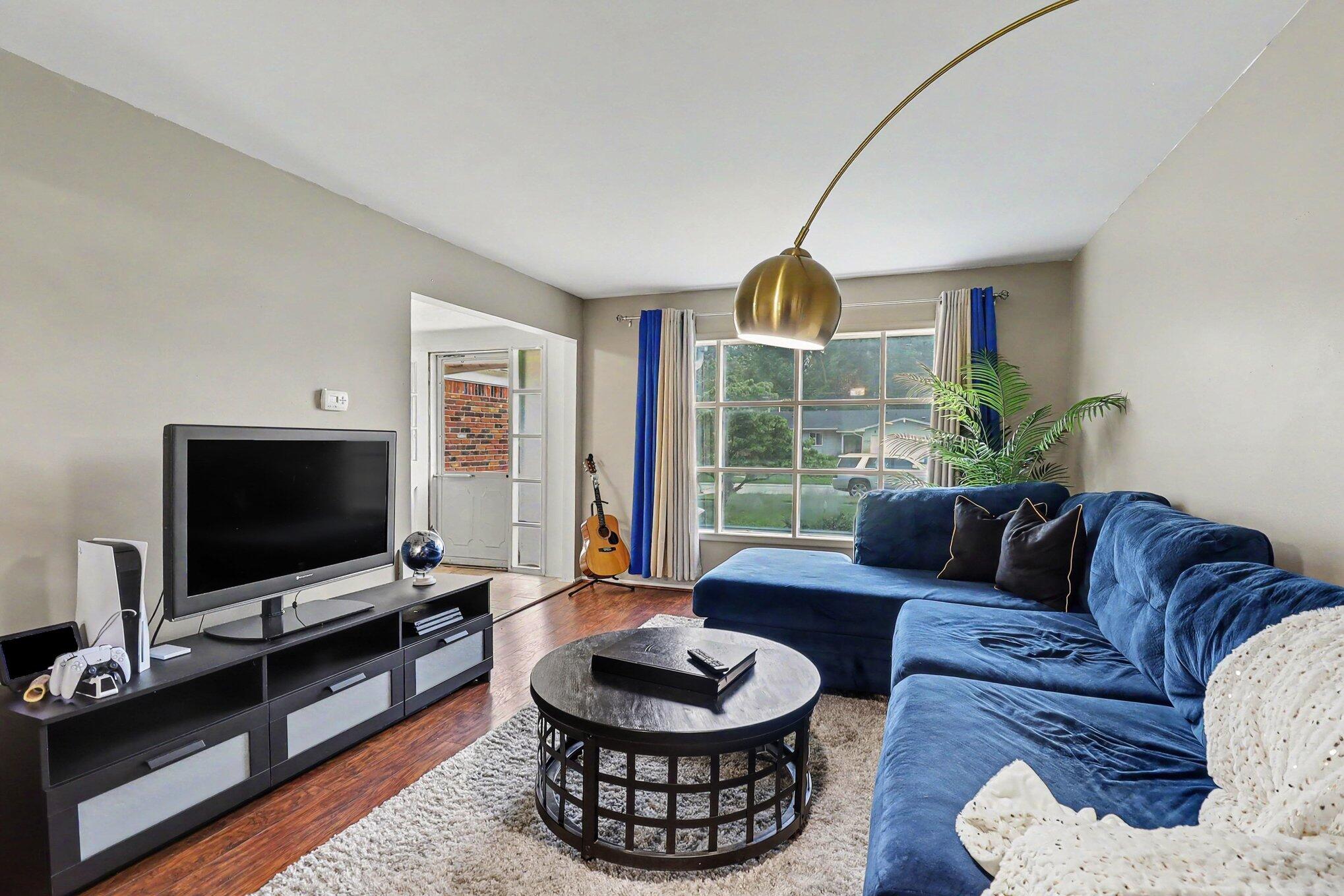 16360 Rutherland Street East Southfield, MI 48076 - Photo 7 of 29 012_file_9627