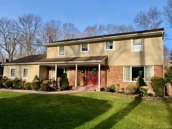$999,000 | 1 Regal Court, St. James, NY 11780