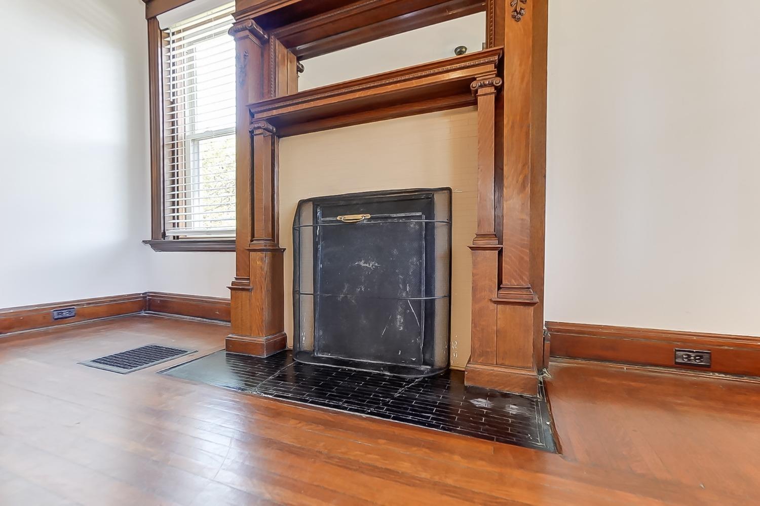 4726 Winton Road Cincinnati, OH 45232 - Photo 7 of 37 Gallery Image 7