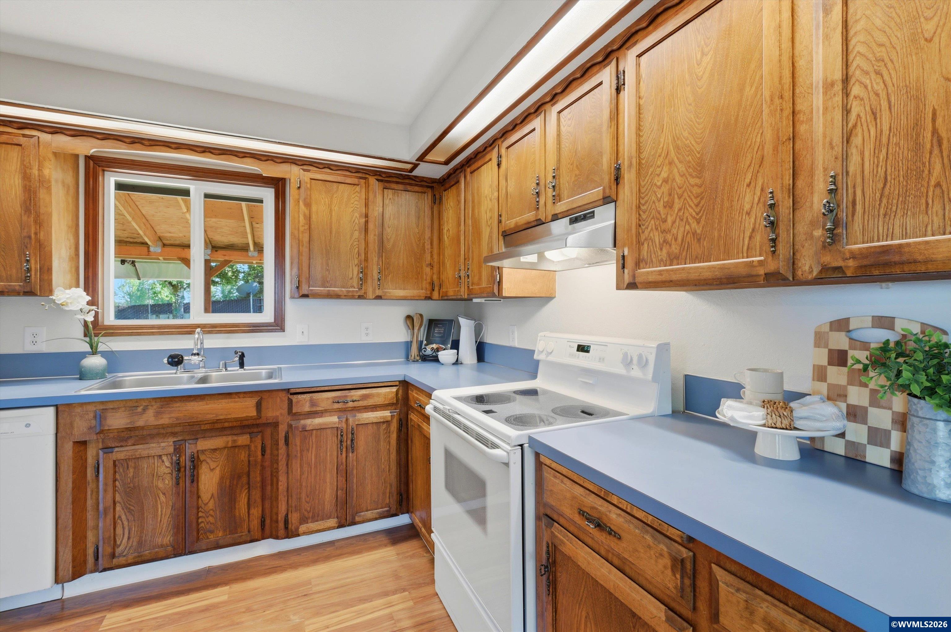 1249 Southwest Maple Street Dallas, OR 97338 - Photo 12 of 36