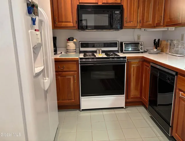 $520,000 | 16 Pepper Lane, Greenfield, NY 12866