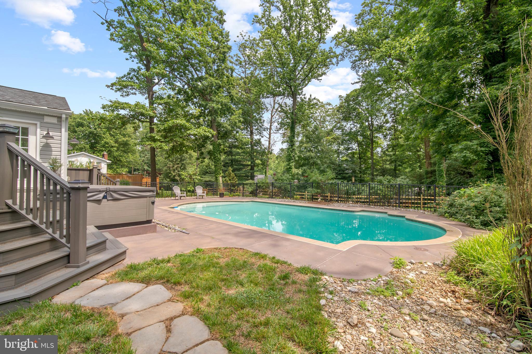 629 Shore Acres Road Arnold, MD 21012 - Photo 40 of 48 Saltwater pool