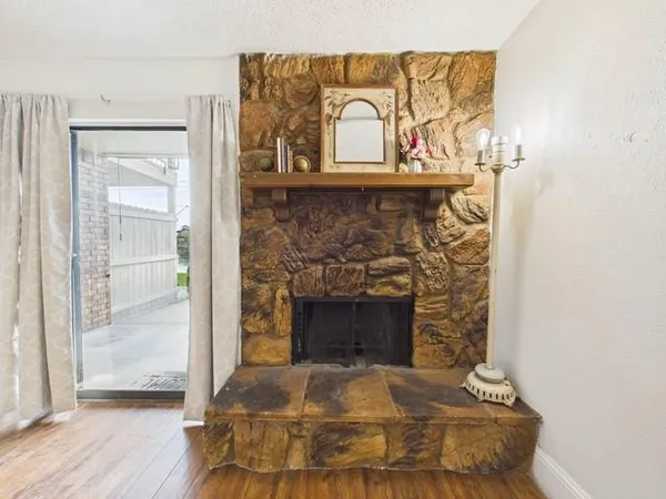 $184,900 | 849 Gun Barrel Lane, Unit B4, Gun Barrel City, TX 75156