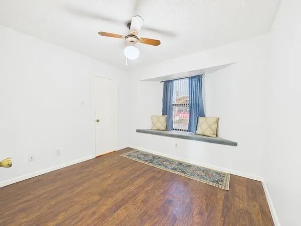 $184,900 | 849 Gun Barrel Lane, Unit B4, Gun Barrel City, TX 75156