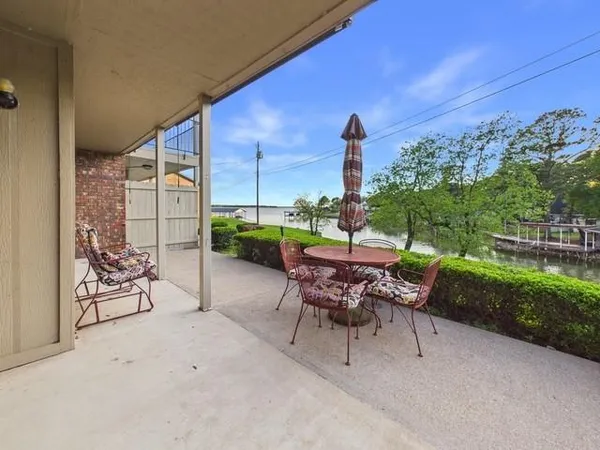 $184,900 | 849 Gun Barrel Lane, Unit B4, Gun Barrel City, TX 75156
