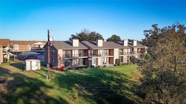 $184,900 | 849 Gun Barrel Lane, Unit B4, Gun Barrel City, TX 75156